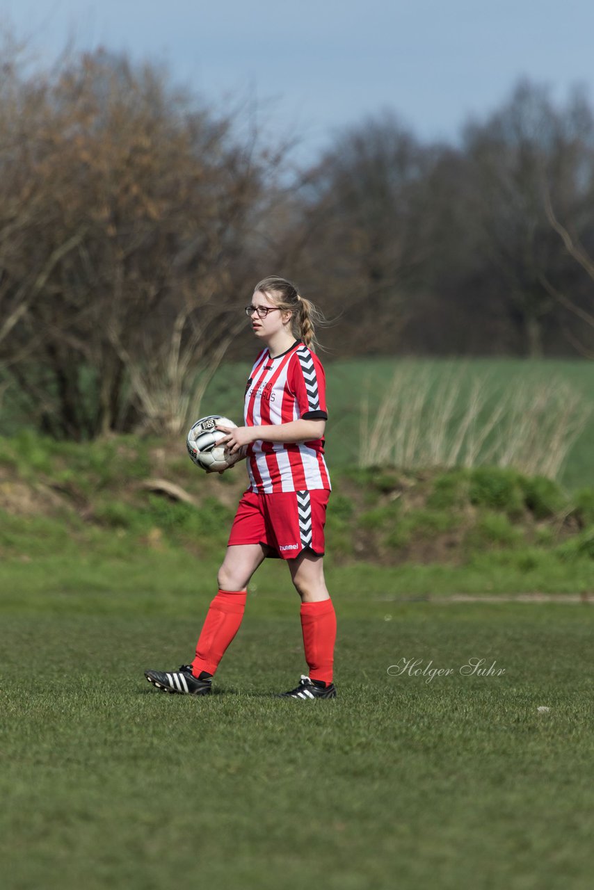 Bild 119 - C-Juniorinnen TSV Zarpen - TuS Tensfeld : Ergebnis: 2:1